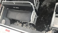 Selain terkena bom lava, kapal itu juga dihujani serpihan vulkanis kecil dan abu dari ledakan itu. Dalam foto terlihat abu vulkanis menyelimuti kapal. Foto: COH Civil Defense