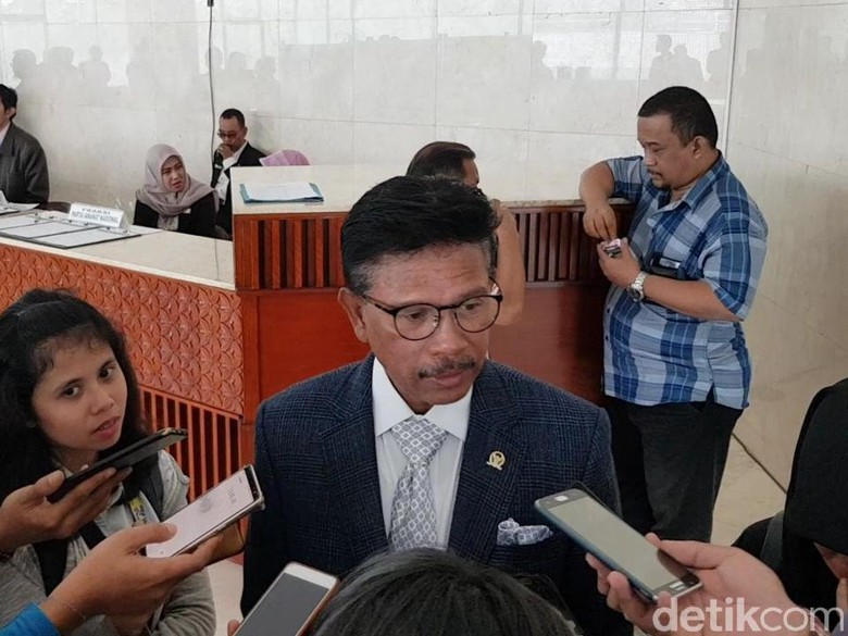 Bantah Transfer Rp 5 M Lucky Hakim, NasDem Kritik Zulkifli Hasan Bantah Transfer Rp 5 M Lucky Hakim, NasDem Kritik Zulkifli Hasan