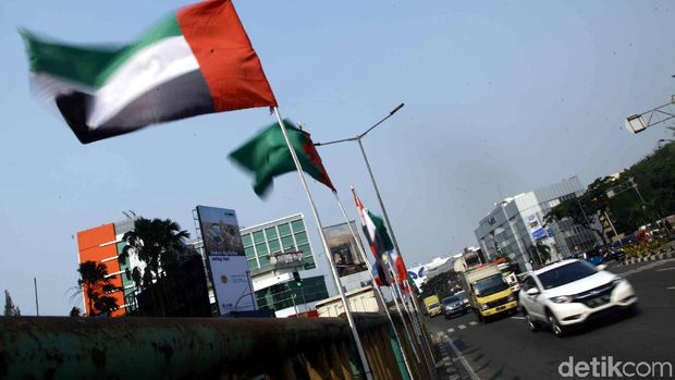 Bendera Asian Games diikat di bambu / 