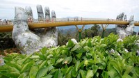 Berdiri di atas ketinggian lebih dari 1.400 meter, jembatan ini memiliki panjang hampir 150 meter. (istimewa/newsexaminer)