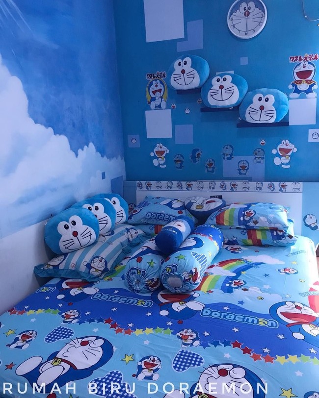 Kamar tidur serba Doraemon. Cute! Foto: Instagram/@reghinakarwur