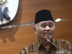 Kena OTT KPK, Bupati Lampung Selatan Dibawa ke Jakarta