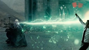 Ternyata musuh bebuyutan Voldemort itu bukan Harry Potter, tapi Macron. Foto: 9GAG