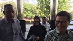 Foto: Berkacamata Hitam, Gaya Steffy Burase Penuhi Panggilan KPK