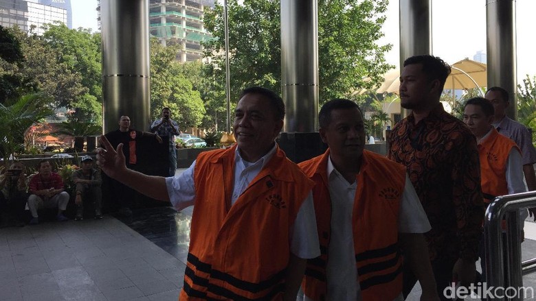 Susul Steffy Burase, Irwandi Yusuf juga Diperiksa KPK Susul Steffy Burase, Irwandi Yusuf juga Diperiksa KPK