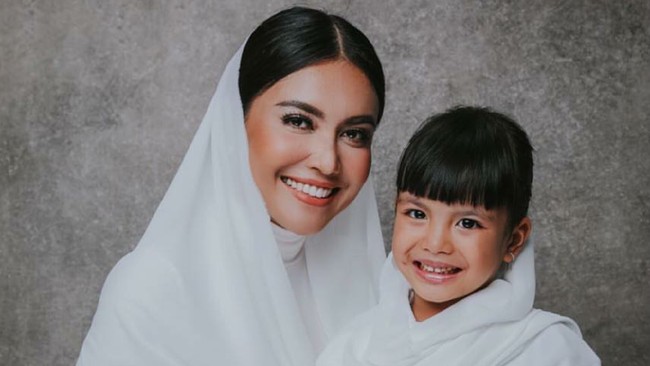 Faktor Risiko Hingga Penyebab Leukemia, Penyakit Anak Denada