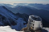 Hotel ini terletak di ketinggian 3.815 Mdpl (Chamonix.net)
