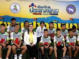 Temui Publik, Remaja yang Selamat dari Gua Thailand: Ini Keajaiban