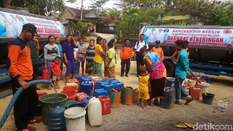 5 Kecamatan Terdampak Kekeringan, BPBD Blitar Suplai Air Bersih 5 Kecamatan Terdampak Kekeringan, BPBD Blitar Suplai Air Bersih
