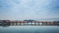 Jembatan ini menghubungkan desa Shimen dan Shimenyu. Istimewa/Inhabitat.
