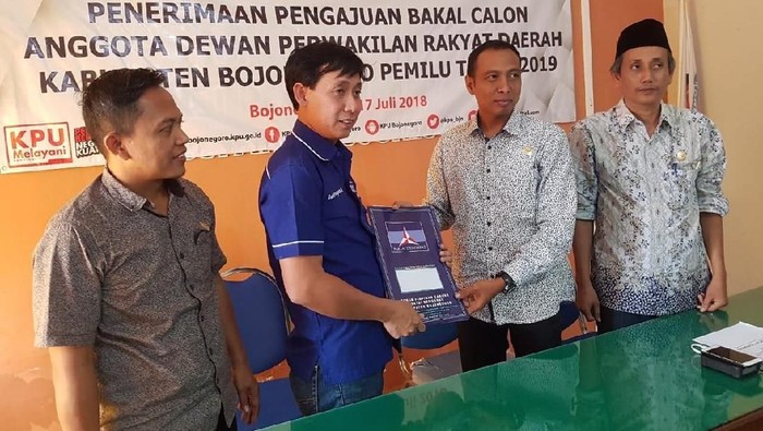 4 Caleg Demokrat Ini Masih Saudara, Kompak Daftar Bareng