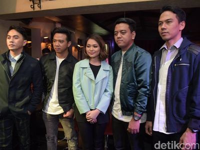 Warna Baru Geisha dengan Vokalis Regina Poetiray