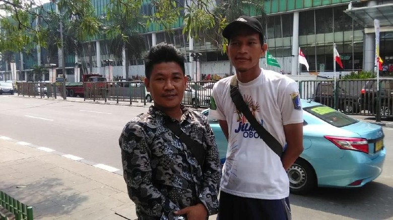 Cerita Warga Patungan Bendera Negara Asian Games Bertiang Bambu Cerita Warga Patungan Bendera Negara Asian Games Bertiang Bambu