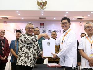 PKS Serahkan Daftar Bacaleg ke KPU