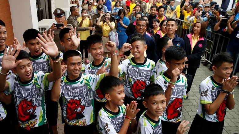 Thailand Kecam Media Asing yang Wawancarai 12 Remaja Selamat dari Gua Thailand Kecam Media Asing yang Wawancarai 12 Remaja Selamat dari Gua