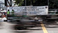 Perluasan sistem ganjil genap ini diterapkan jelang pelaksanaan Asian Games 2018 yang berimbas ke beberapa wilayah. Salah satunya seperti di daerah Tomang, Jakarta Barat, Rabu (18/7/2018).