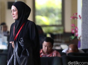 Tujuh Jam Lebih, Steffy Burase Masih Diperiksa KPK