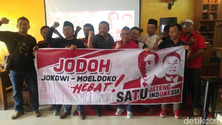 Pendukung Jokowi-Moeldoko di Semarang Janjikan 5 Juta Suara Pendukung Jokowi-Moeldoko di Semarang Janjikan 5 Juta Suara