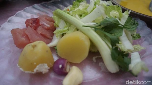 Menu makanan di Pos Gizi desa Haya-Haya