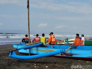 Perahu Nelayan Dihempas Ombak di Cilacap, 1 Orang Hilang