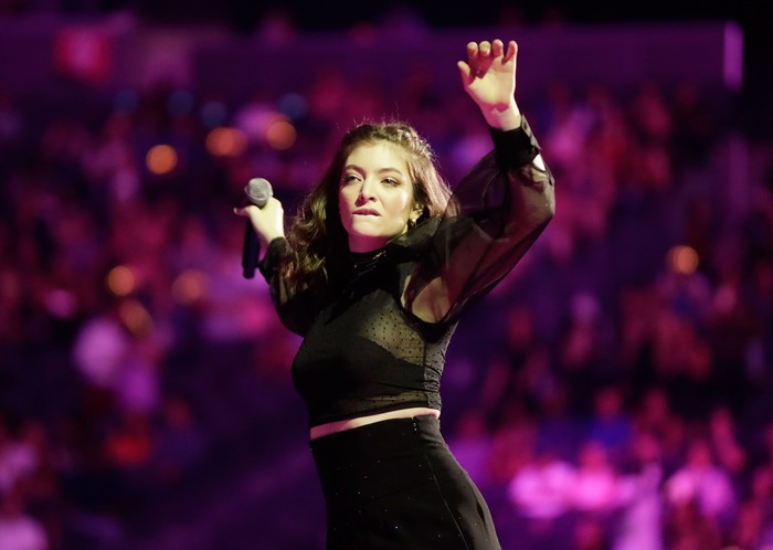 Lorde LAS VEGAS, NV - SEPTEMBER 23: Lorde performs onstage during the 2017 iHeartRadio Music Festival at T-Mobile Arena on September 23, 2017 in Las Vegas, Nevada. (Photo by Isaac Brekken/Getty Images for iHeartMedia)