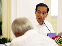 Sebut Gas Industri Mahal, Jokowi Minta Menteri ESDM Turun Tangan