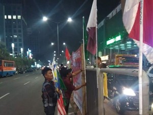Anies Pajang Foto Bendera Negara Asian Games Dipasang Lagi