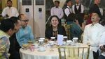 Intip Gaya Puan Maharani Saat Makan dan Minum Jamu Bareng Menteri Lain