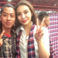 Manohara Odelia Pinot akan menjadi caleg partai Nasdem di 2019. Pernah mendatangi acara dalam rangka mendukung Ahok sebagai Gubernur DKI Jakarta, Manohara terlihat menenteng tas Hermes Lindy berwarna merah seharga US$ 800 atau sekitar Rp 11,5 jutaan di momen tersebut. Foto: Instagram