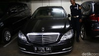 Mobil bernomor polisi B-1176-SAI ini punya nilai limit lelang Rp 601.885.000.