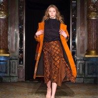 Fashion show Alleira Batik yang mengambil tema La Vie En Rose di Paris Fashion Week 2018. Paris, Prancis. Sabtu [3/3/2018]. Foto: dok. Alleira Batik.