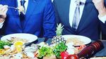 Gantengnya Mischa Chandrawinata Saat Kulineran Bareng Pacar dan Kembarannya