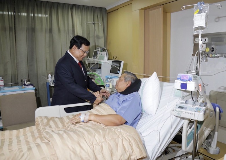 Prabowo Ingatkan SBY soal Kesehatan: Bapak Bukan Danyon Lagi Prabowo Ingatkan SBY soal Kesehatan: Bapak Bukan Danyon Lagi