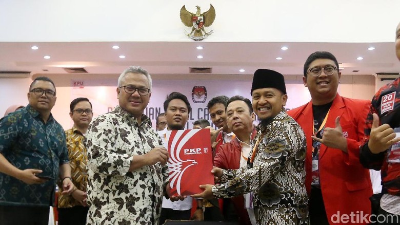 Sonny Tulung Nyaleg di DKI, PKPI Daftarkan 176 Caleg ke KPU Sonny Tulung Nyaleg di DKI, PKPI Daftarkan 176 Caleg ke KPU
