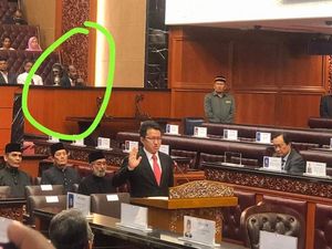 Viral Foto Sosok Diduga Hantu di Parlemen Malaysia, Ternyata...