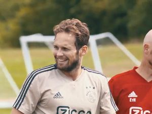 Bek Ajax Daley Blind Sering Mengeluh Sakit Kepala, Gejala Penyakit Jantung?