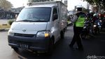 Polisi Alihkan Mobil yang Langgar Ganjil-Genap di Kemayoran