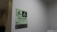 Foto: Di ruang wanita, ada baby room yang bisa digunakan untuk para ibu yang membawa anak (Shinta/detikTravel)