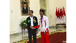 Momen Jokowi Ajak Lalu Muhammad Zohri Keliling Istana Bogor