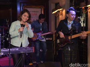 Perkenalkan! Ini Regina Poetiray Vokalis Baru Geisha