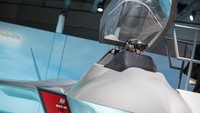 Jet tempur Tempest ini bisa digunakan dengan pilot atau tanpa pilot alias menjadi drone. Foto: AFP PHOTO/Tolga AKMEN