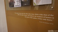 Foto: Interiornya dipenuhi dengan quote menarik dari sejumlah tokoh Islam (Shinta/detikTravel)