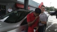 Kisah itu sampai ke telinga Kepala Eksekutif Bellhops, Luke Marklin. Dia menemui karyawan barunya itu dan mengajak minum kopi bersama. Marklin kemudian memberi Walter mobil Ford Escape 2014 miliknya. (Foto: BBC)