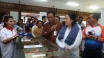 Intip Gaya Puan Maharani Saat Makan dan Minum Jamu Bareng Menteri Lain