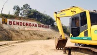 Progresnya sudah 82% dan dijadwalkan bisa selesai bulan Oktober 2018 agar bisa memanfaatkan musim hujan akhir tahun dalam pengisian bendungan. Pool/Kementerian PUPR.