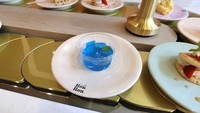 Salah satunya jelly berwarna biru ini. Hmmm, kira-kira warna birunya didapat dari bunga telang bukan ya? Foto: Sora News 24
