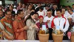Intip Gaya Puan Maharani Saat Makan dan Minum Jamu Bareng Menteri Lain