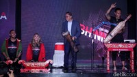 Anak Zulkifli Hasan, Rafi Haikal dan artis Valerie Thomas meluncurkan Project Bhinneka di Gedung MPR, Kompleks Parlemen, Senayan, Jakarta, Rabu (18/7/2018).