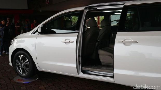 Kia Grand Sedona 