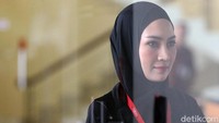 Sebelum pemanggilan Steffy, KPK pun telah membekukan rekening bank dan izin pelarangan pergi ke luar negeri untuk Steffy.